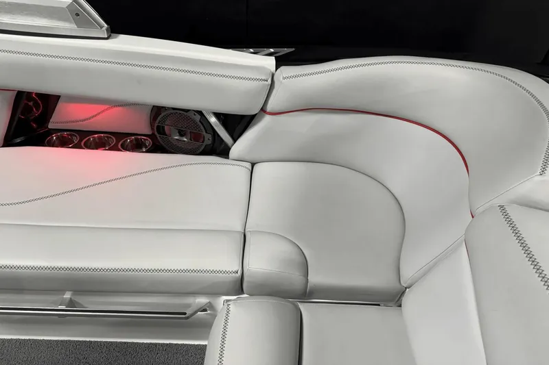 Slide: The Image of MasterCraft XT23 2019 - 53