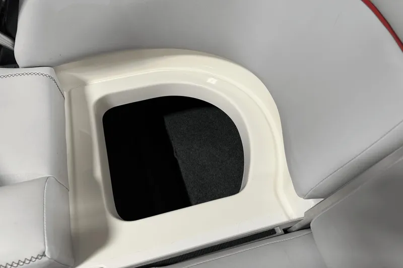 Slide: The Image of MasterCraft XT23 2019 - 54