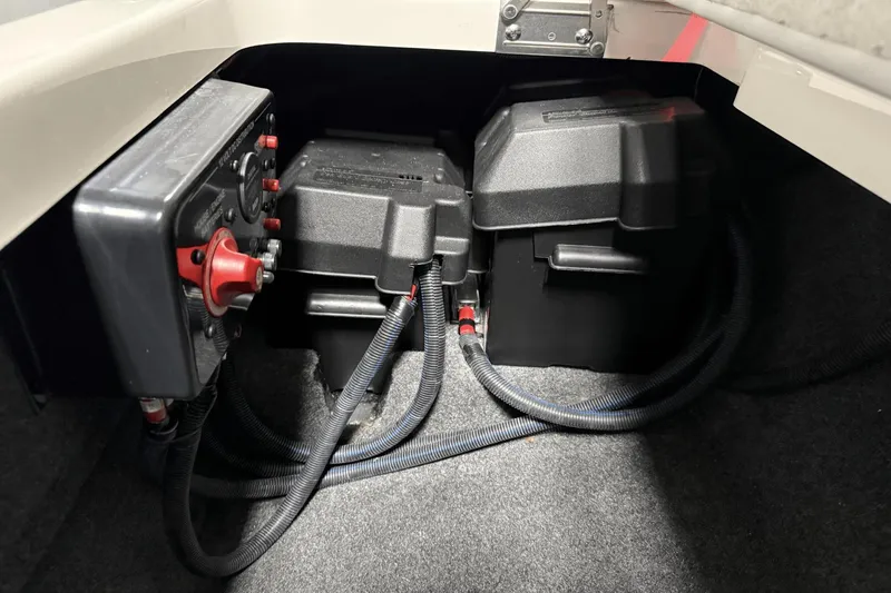 Slide: The Image of MasterCraft XT23 2019 - 58