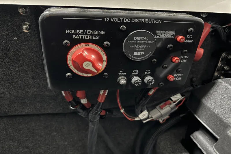Slide: The Image of MasterCraft XT23 2019 - 59