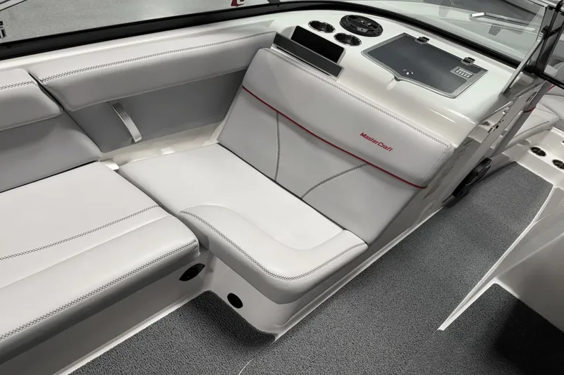Slide: The Image of MasterCraft XT23 2019 - 62