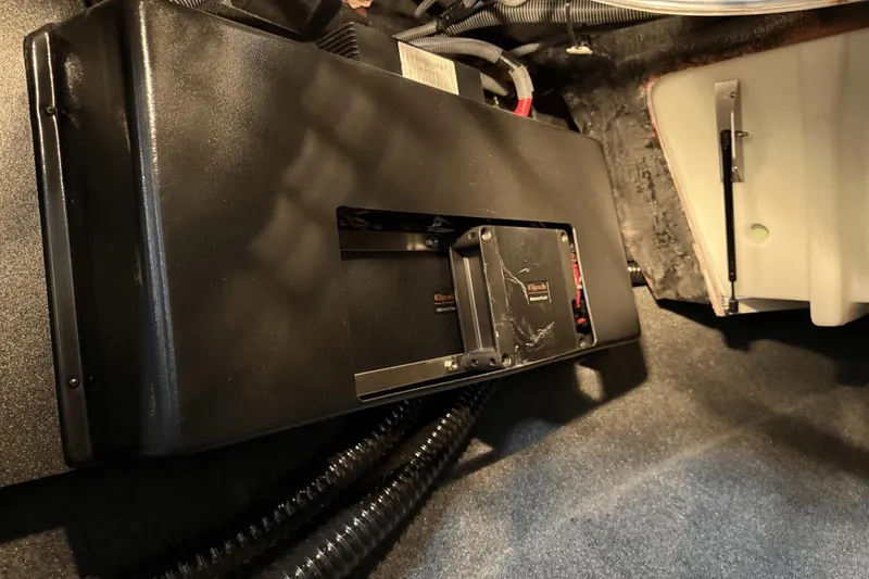 Slide: The Image of MasterCraft XT23 2019 - 68