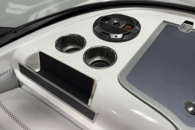 Slide: The Image of MasterCraft XT23 2019 - 73