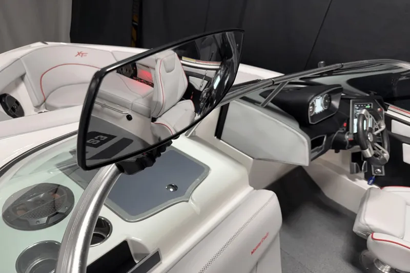 Slide: The Image of MasterCraft XT23 2019 - 76