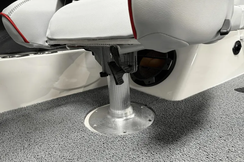Slide: The Image of MasterCraft XT23 2019 - 79