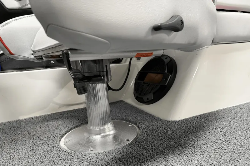 Slide: The Image of MasterCraft XT23 2019 - 80