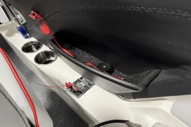 Slide: The Image of MasterCraft XT23 2019 - 82