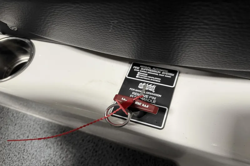 Slide: The Image of MasterCraft XT23 2019 - 83