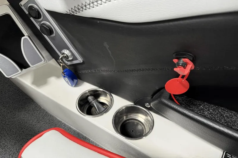 Slide: The Image of MasterCraft XT23 2019 - 84