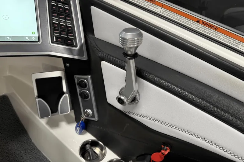 Slide: The Image of MasterCraft XT23 2019 - 85