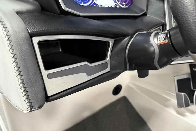 Slide: The Image of MasterCraft XT23 2019 - 89