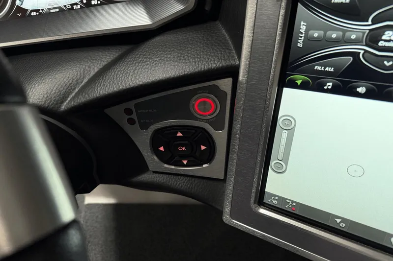 Slide: The Image of MasterCraft XT23 2019 - 93