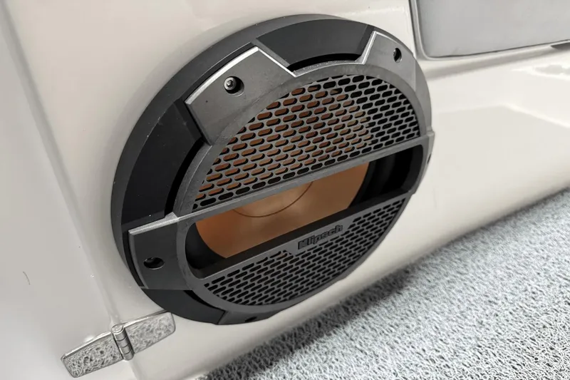 Slide: The Image of MasterCraft XT23 2019 - 99