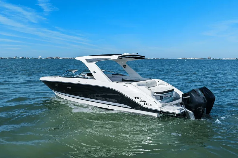 Slide: The Image of Sea Ray 310 SLX Outboard 2019 - 10
