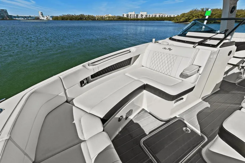 Slide: The Image of Sea Ray 310 SLX Outboard 2019 - 18