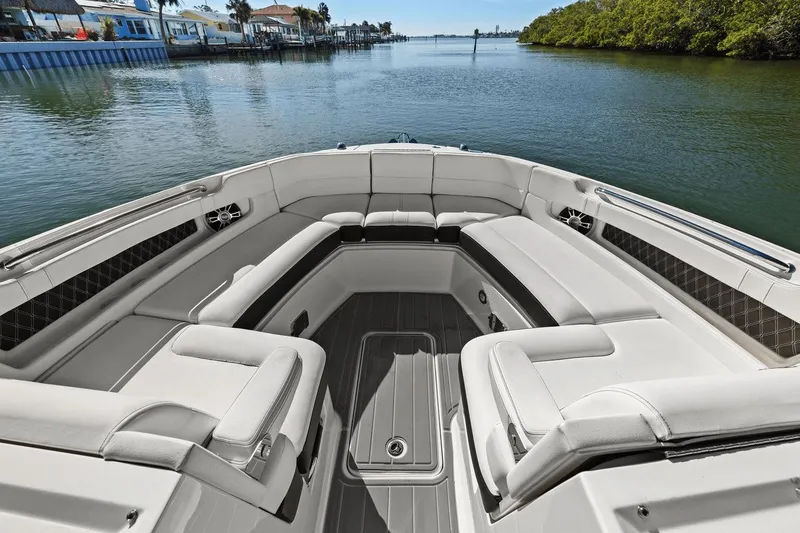 Slide: The Image of Sea Ray 310 SLX Outboard 2019 - 21
