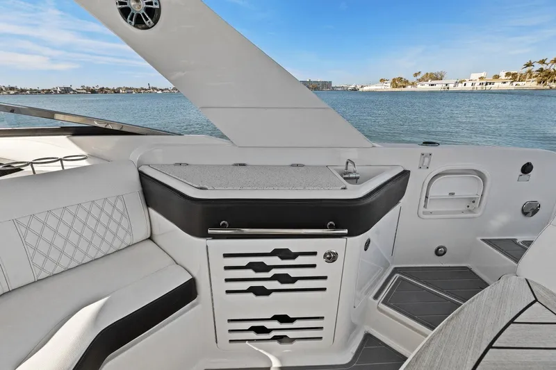 Slide: The Image of Sea Ray 310 SLX Outboard 2019 - 29