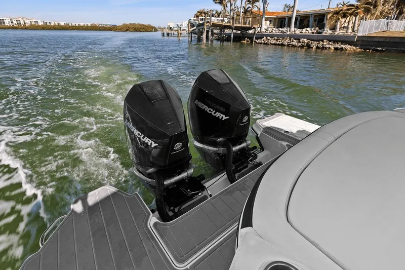 Slide: The Image of Sea Ray 310 SLX Outboard 2019 - 30