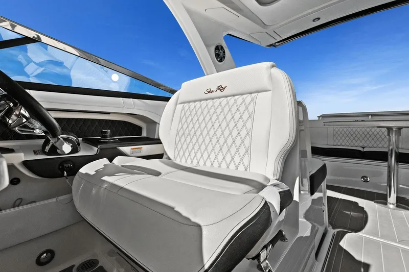 Slide: The Image of Sea Ray 310 SLX Outboard 2019 - 33