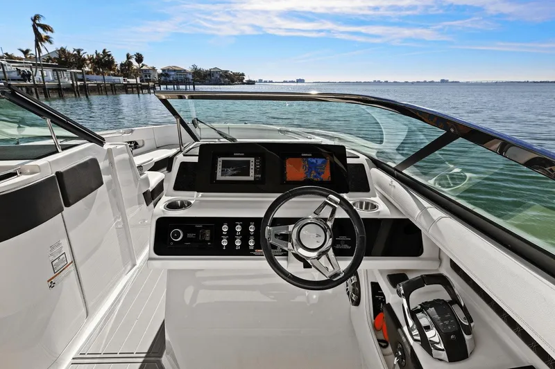 Slide: The Image of Sea Ray 310 SLX Outboard 2019 - 37