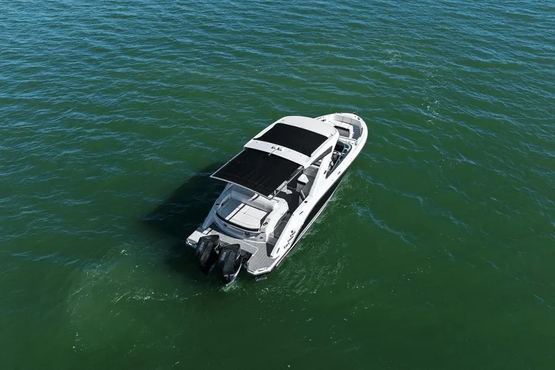 Slide: The Image of Sea Ray 310 SLX Outboard 2019 - 6