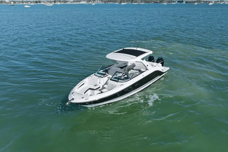 Slide: The Image of Sea Ray 310 SLX Outboard 2019 - 8