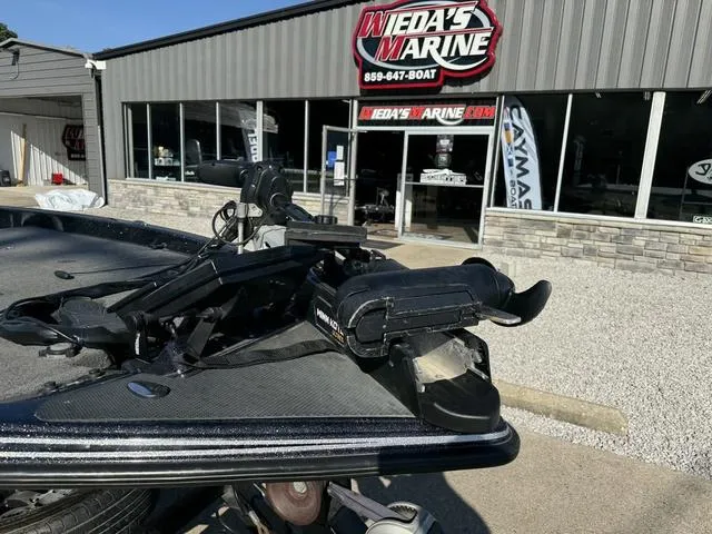 Slide: The Image of 2021 Phoenix 921 ELITE boat at Wieda's Marine dealership. - 10