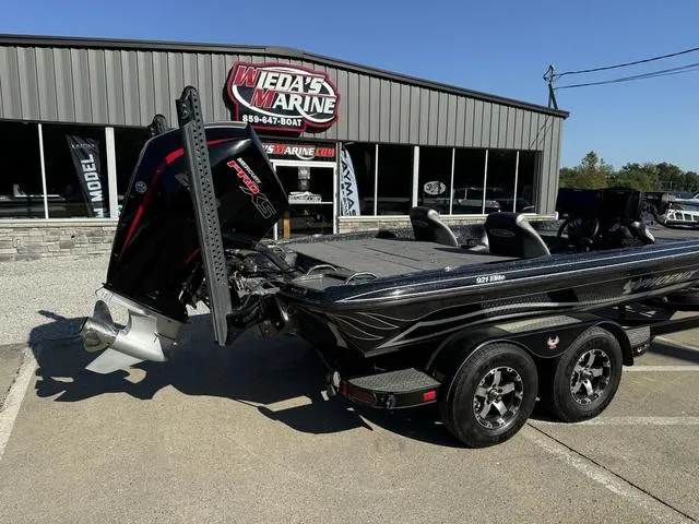 Slide: The Image of 2021 Phoenix 921 ELITE boat at Wieda's Marine dealership. - 2