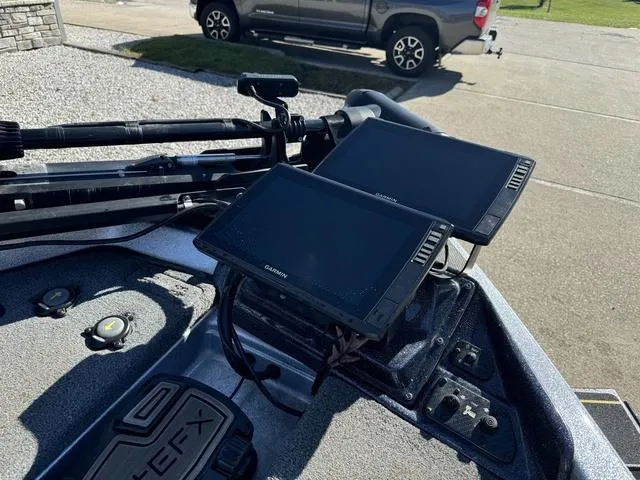 Slide: The Image of Phoenix Bass Boat 20 PHX 2022 - 10