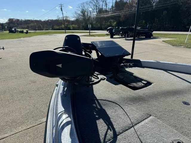 Slide: The Image of Phoenix Bass Boat 20 PHX 2022 - 15