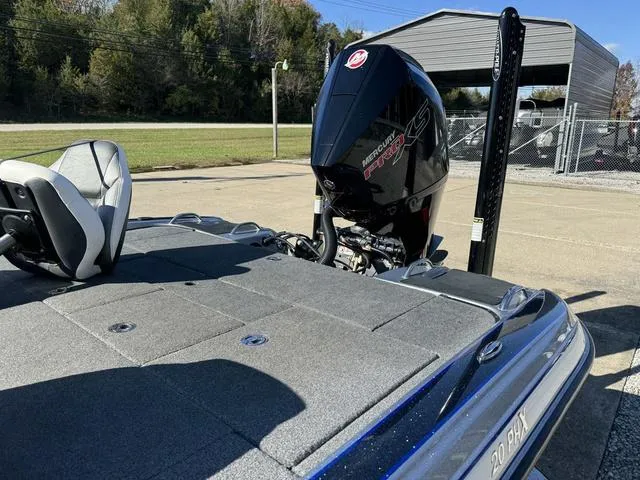 Slide: The Image of Phoenix Bass Boat 20 PHX 2022 - 16