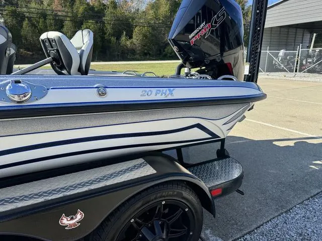 Slide: The Image of Phoenix Bass Boat 20 PHX 2022 - 17