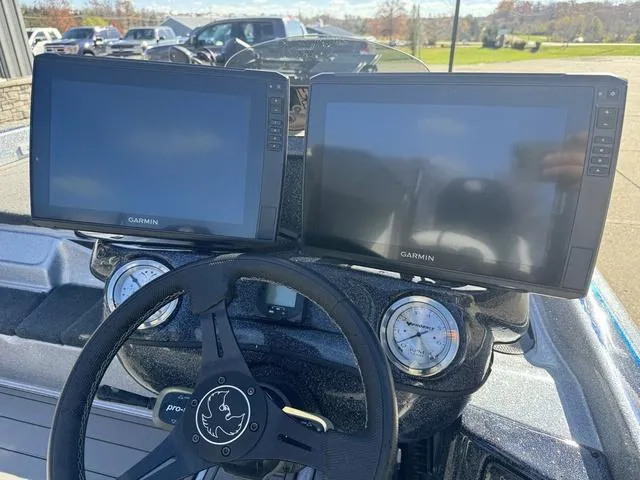 Slide: The Image of Phoenix Bass Boat 20 PHX 2022 - 6