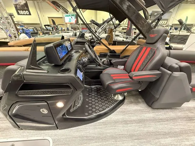 Slide: The Image of Bennington M Quad Bench 24 MFB Tritoon 2025 - 19