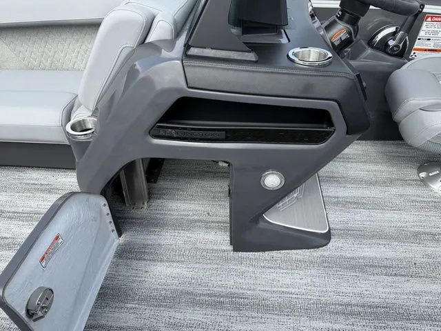 Slide: The Image of Bennington M Quad Bench 22 MFB Tritoon 2025 - 11