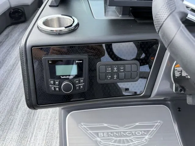 Slide: The Image of Bennington M Quad Bench 22 MFB Tritoon 2025 - 15