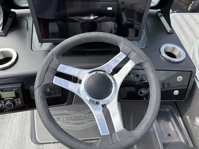 Slide: The Image of Bennington M Quad Bench 22 MFB Tritoon 2025 - 17