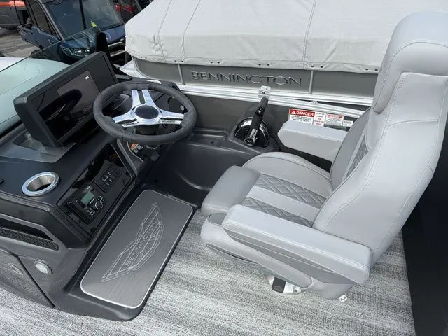 Slide: The Image of Bennington M Quad Bench 22 MFB Tritoon 2025 - 12