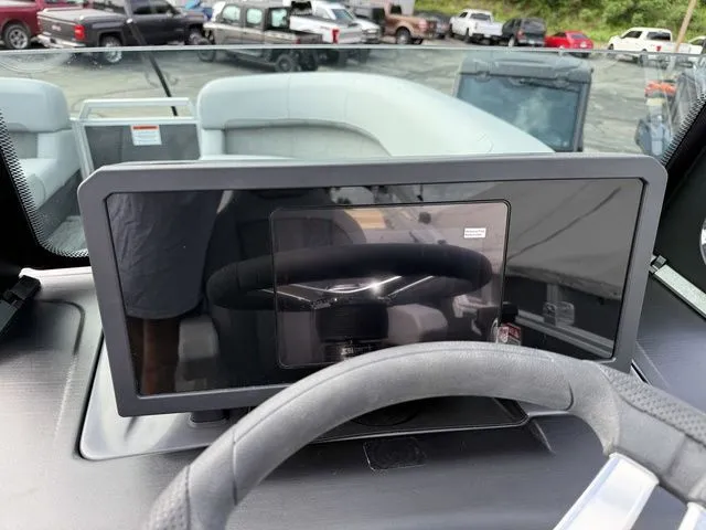 Slide: The Image of Bennington M Quad Bench 22 MFB Tritoon 2025 - 16