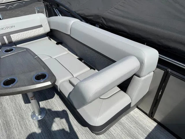 Slide: The Image of Bennington M Swingback 24 MSB Tritoon 2025 - 26