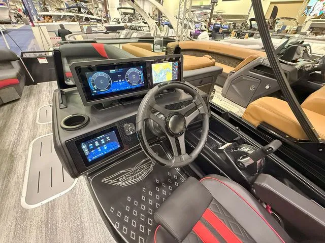 Slide: The Image of Bennington M Quad Bench 24 MFB Tritoon 2025 - 22