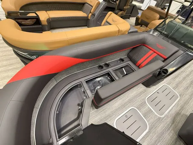 Slide: The Image of Bennington M Quad Bench 24 MFB Tritoon 2025 - 11