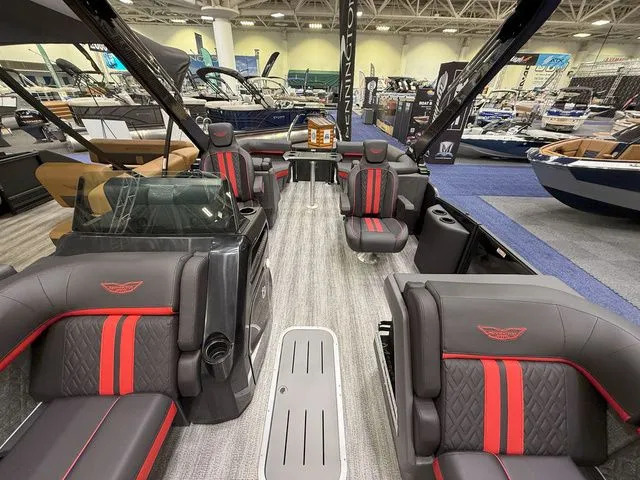 Slide: The Image of Bennington M Quad Bench 24 MFB Tritoon 2025 - 12