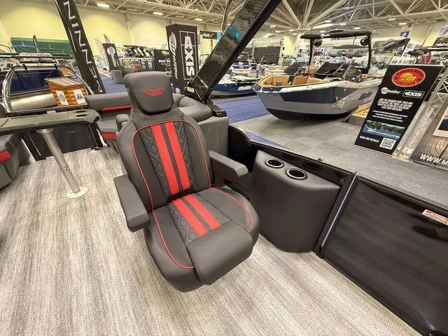 Slide: The Image of Bennington M Quad Bench 24 MFB Tritoon 2025 - 18