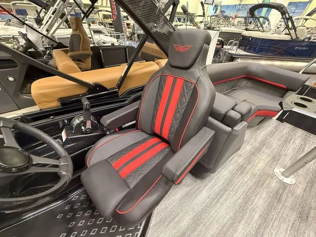 Slide: The Image of Bennington M Quad Bench 24 MFB Tritoon 2025 - 21