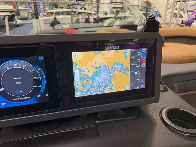 Slide: The Image of Bennington M Quad Bench 24 MFB Tritoon 2025 - 25