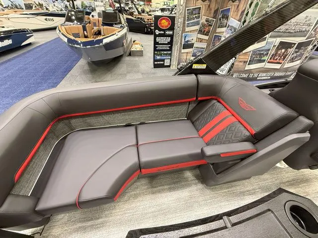 Slide: The Image of Bennington M Quad Bench 24 MFB Tritoon 2025 - 27