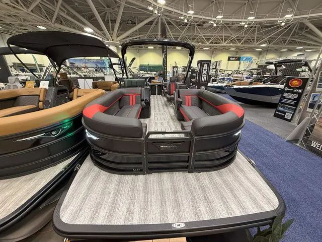 Slide: The Image of Bennington M Quad Bench 24 MFB Tritoon 2025 - 4