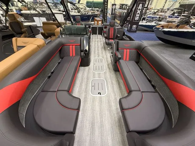 Slide: The Image of Bennington M Quad Bench 24 MFB Tritoon 2025 - 6