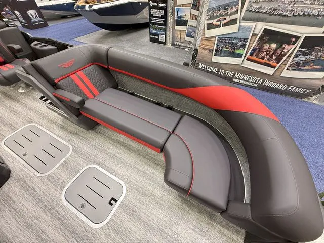 Slide: The Image of Bennington M Quad Bench 24 MFB Tritoon 2025 - 7